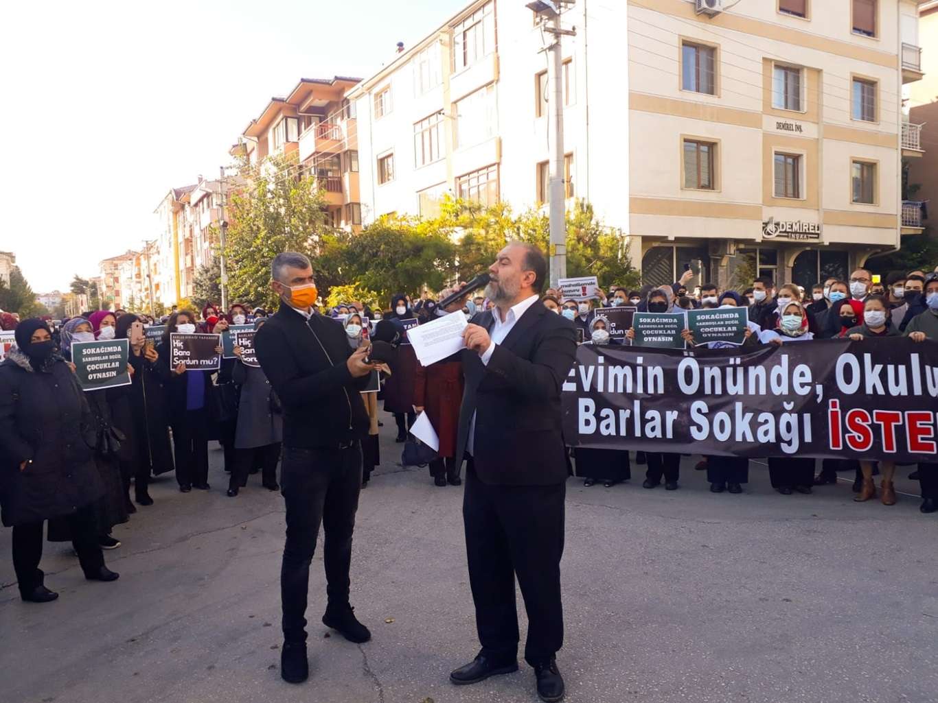 Eskişehir'de "Barlar Sokağı" açılması kararı tepkiyle karşılandı Eskişehir'de "Barlar Sokağı" açılması kararı tepkiyle karşılandı